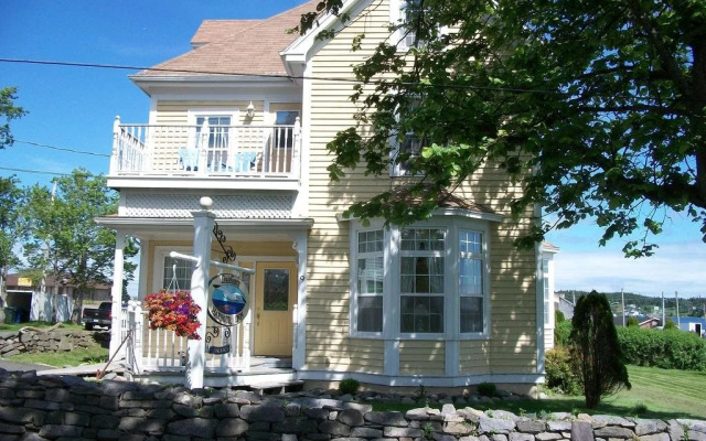 Louisbourg Harbour Inn