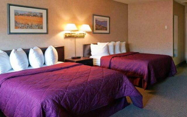 Econo Lodge & Suites