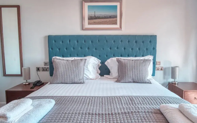 Cotswold Club Apartment Hazel 2