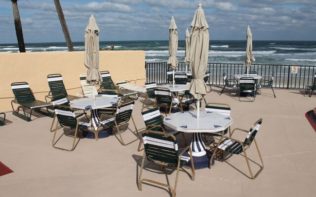 Grand Prix Motel on the Beach