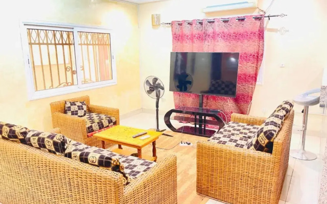 Room in Guest Room - Luxury Furnished Room No1