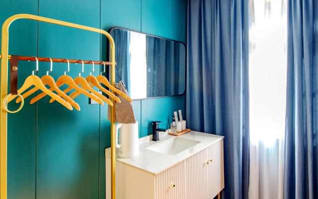 Locals Apartment House 40