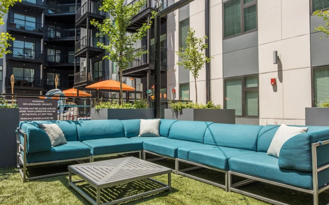 FRONTDESK 111 W Main St Apts Downtown Louisville