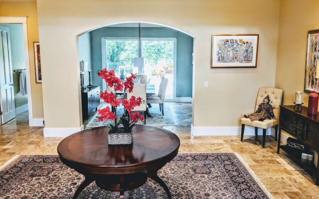 Palm River Estate - Five Bedroom Home