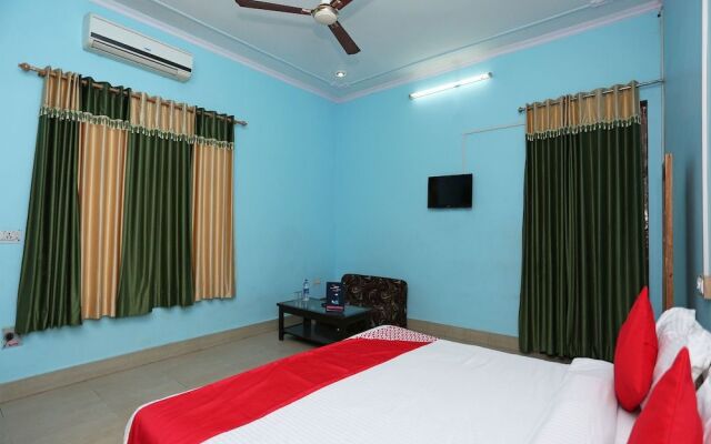 OYO 15492 Hotel Dolly