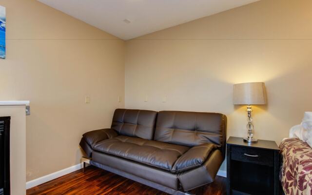 The Sandstone Point Inn