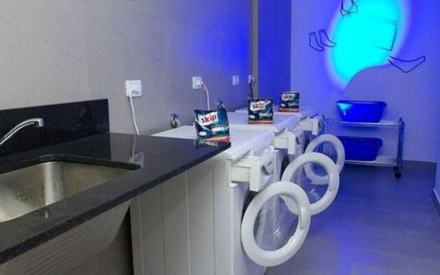 BA Hollywood Apartments