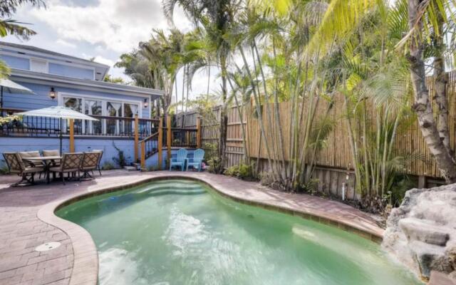 The Periwinkle House - 4bd-2ba - Sleep 10