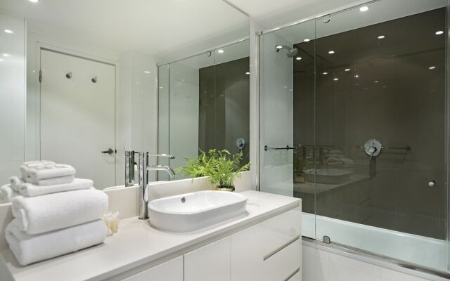 H Residences 2 Bedroom Ocean View in Surfers Paradise