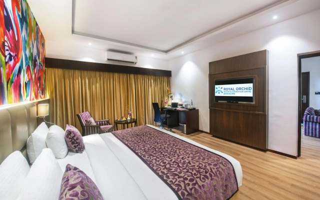 Royal Orchid Resort & Convention Centre – Guest Rooms – Bangalore