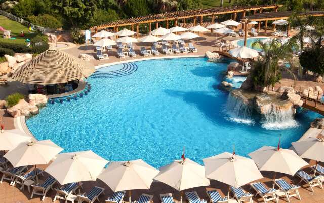 Hilton Pyramids Golf