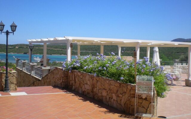 Baia de Bahas Apartments & Resort