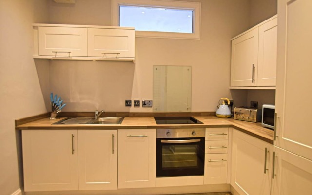 Jeffrey Street Apartment: Heart of the Old Town