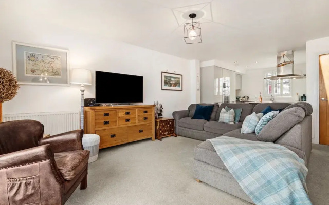 Maes-y-berllan - Close to Village and Beach
