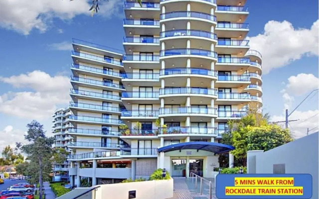 Convenience 3BD near Beaches&Airport