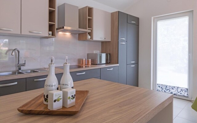 Nice Home in Vodnjan With Wifi and 2 Bedrooms