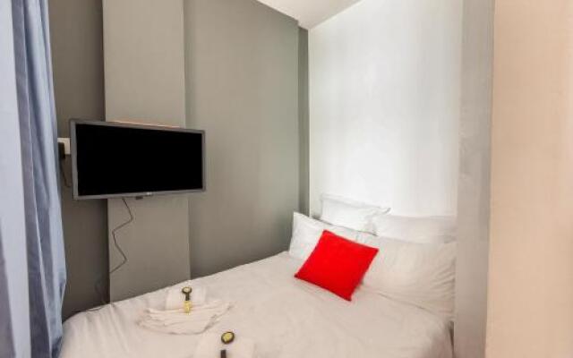 Air Conditioner And Hot Tub Near Effeil Tower