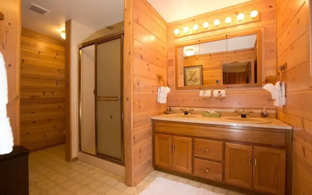 Mirror Pond 2 Bedroom Bungalow by RedAwning