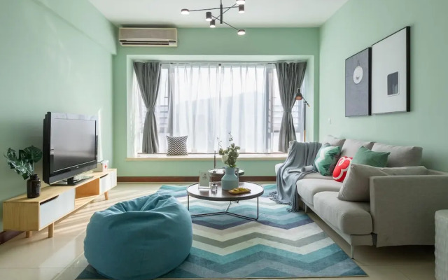 Locals Boutique Apartment  Huafa  No.5