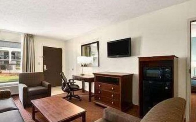 Baymont Inn & Suites Florence by Wyndham