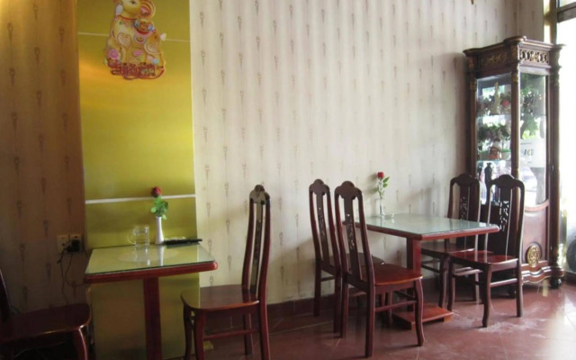 Tan Hoang Long Hotel District 5