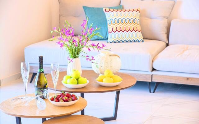 Villa Solaris Heated Pool & Hot Tub