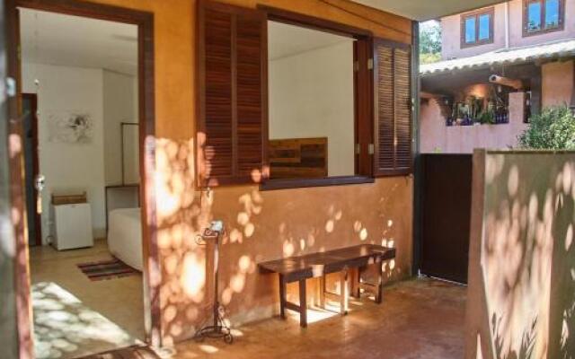 Tiô Isolda Artes & Hospedaria