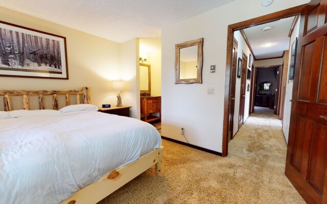 Woodlands #25 3 Bedroom Condo