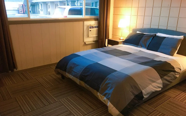 The Canterbury Inn of Downtown Invermere