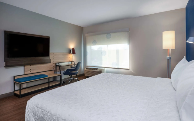 Tru by Hilton Naperville Chicago