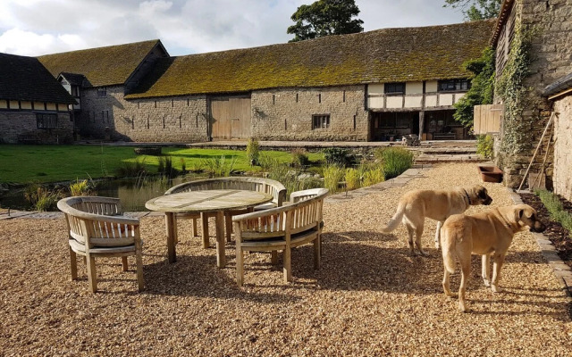The Threshing Barn at Penrhos Court