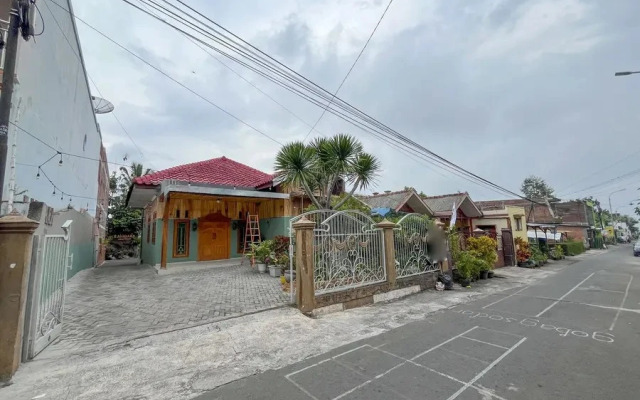 Urbanview Syariah Hotel Kanigara Batu