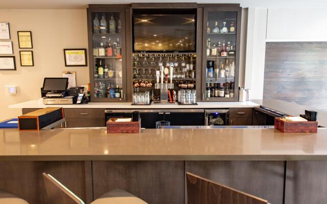 Holiday Inn Knoxville N - Merchant Drive by IHG