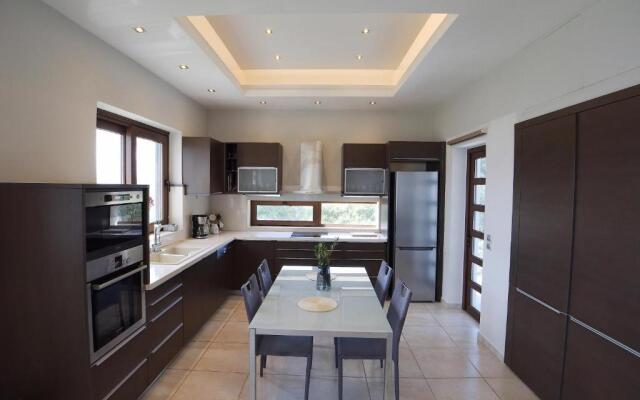 2-Bedroom, Sea-View Apartment - Balcony in Heaven!