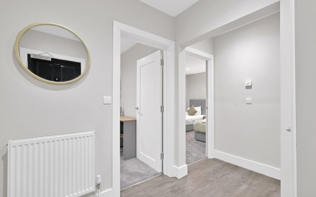 Crown Place 2 & 3 Bedroom Luxury Apts