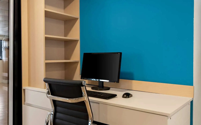 Clarion Pointe Kennesaw Town Center