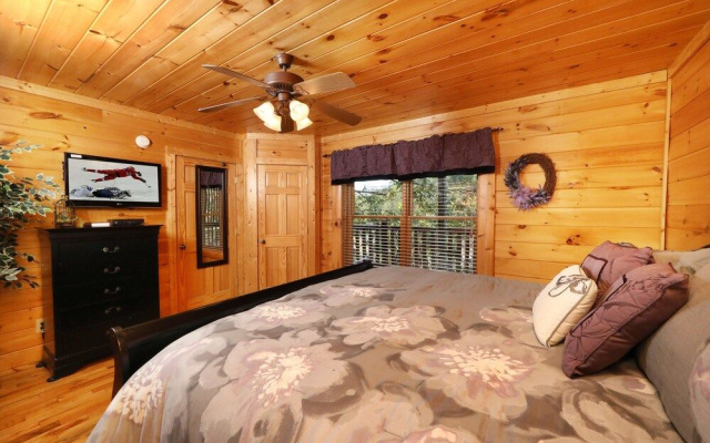 Blessed Nest 4 Br cabin by RedAwning