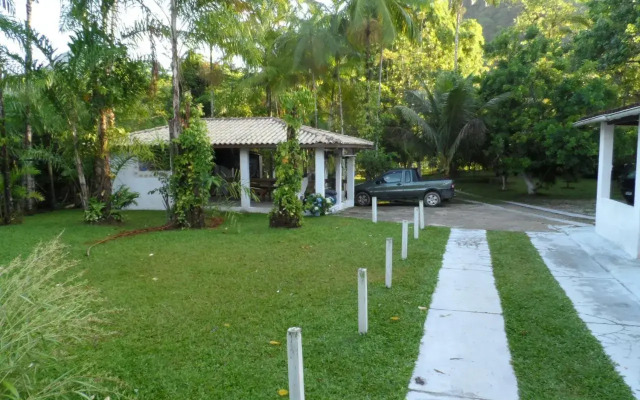 Chale No Jardim