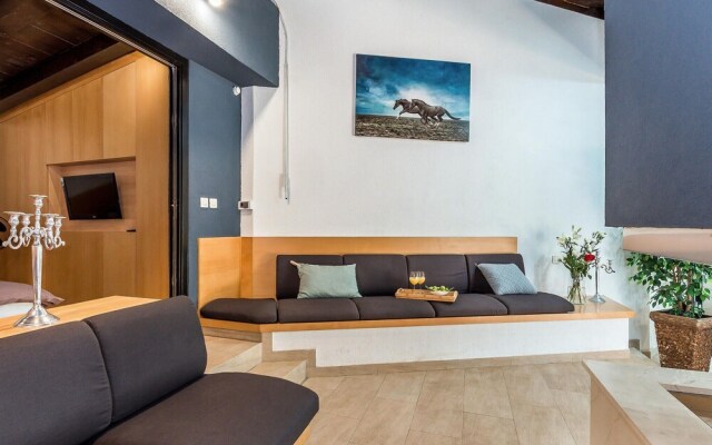 Beautiful Home in Ivinj With Sauna, Wifi and 5 Bedrooms