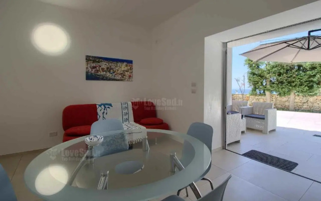 Apt A - Beach View Villa Controvento