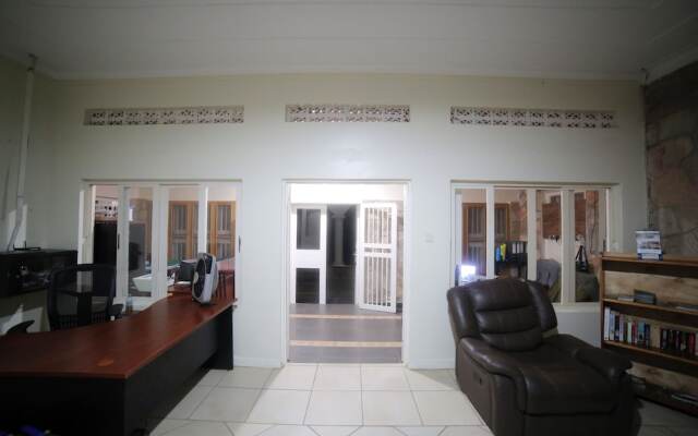 Entebbe Palm Hotel