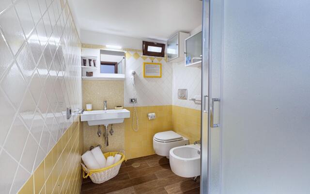 Estate4home - Casa Cristina Yellow