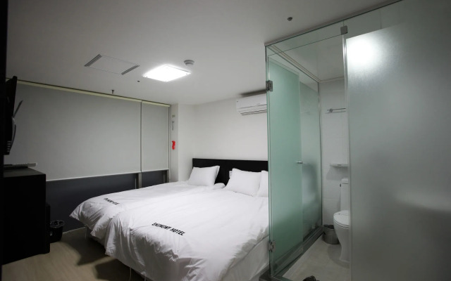Ekonomy Hotel Myeongdong premier