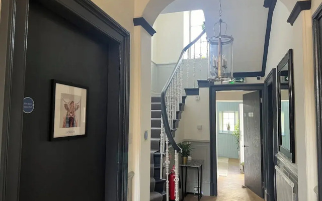 Allandale ApartHotel
