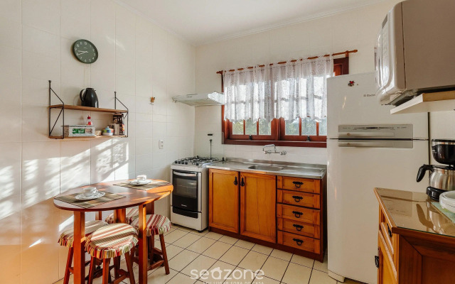 Apto duplex c/ lareira 100m do Lago Negro RLN204