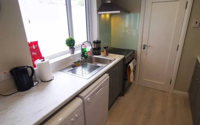 4BR Modern Botanic House