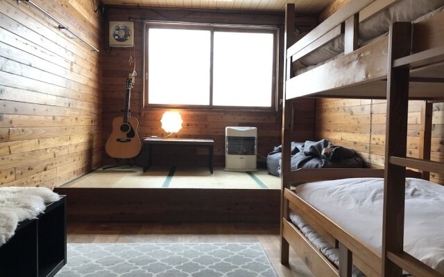 Niseko Backcountry Lodge - Hostel