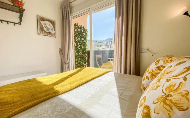 ¡Relax, terraza y wifi! A 50m de la playa