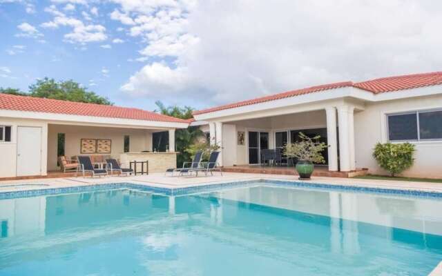 New Villa With Infinity Pool