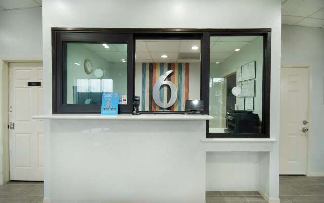 Motel 6 Houston, TX – I-10 West